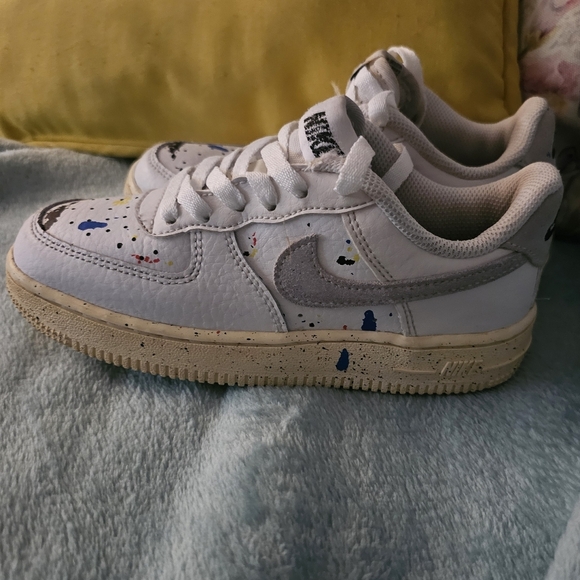 Nike Paint Splatter and White Sneakers Classic Design - Picture 3 of 7